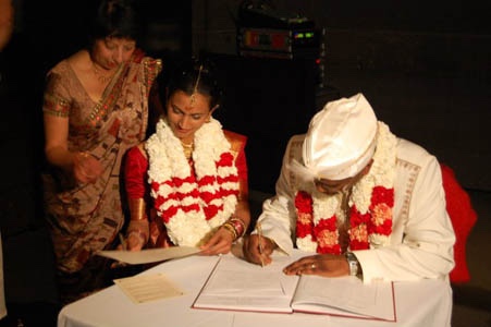 signing-at-thilini-dhanabalan-wedding1